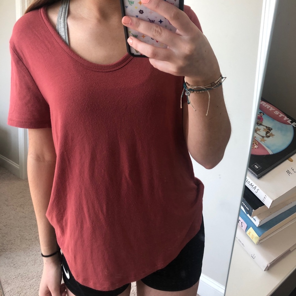 scoop neck tee
